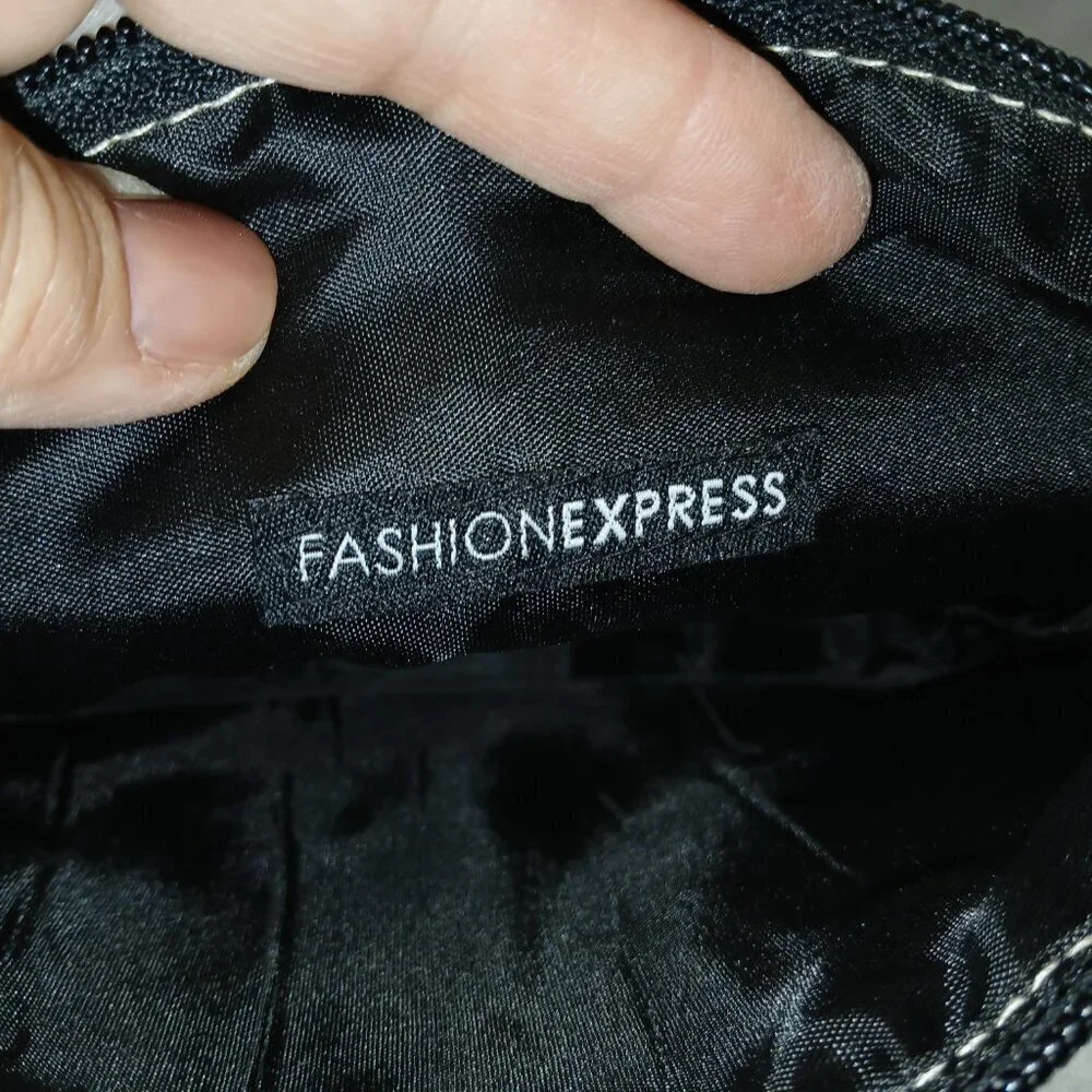 FASHION EXPRESS SMALL BLACK MAKEUP BAG WITH FLOWERS